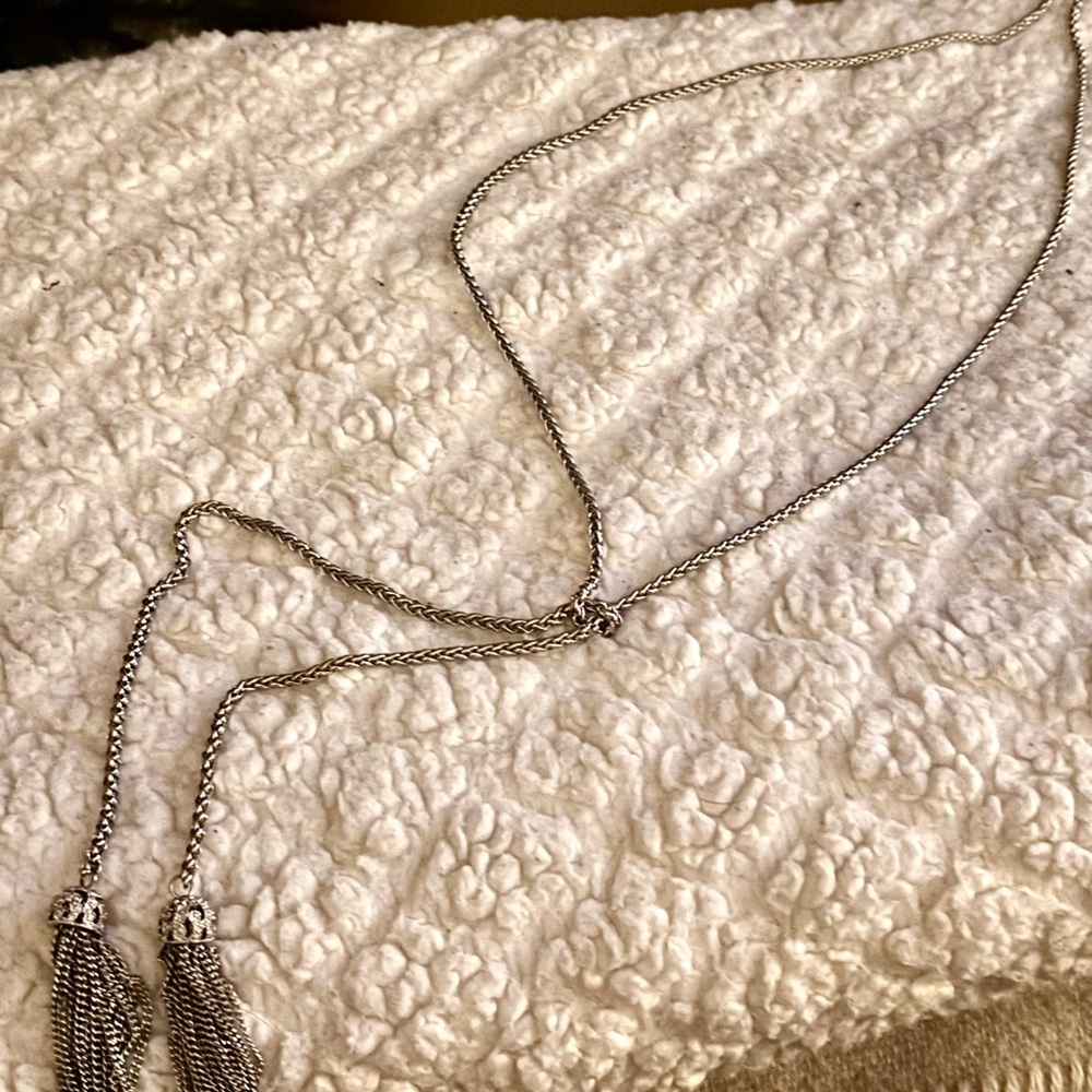 Elegant Silver Lariat Necklace with Tassels